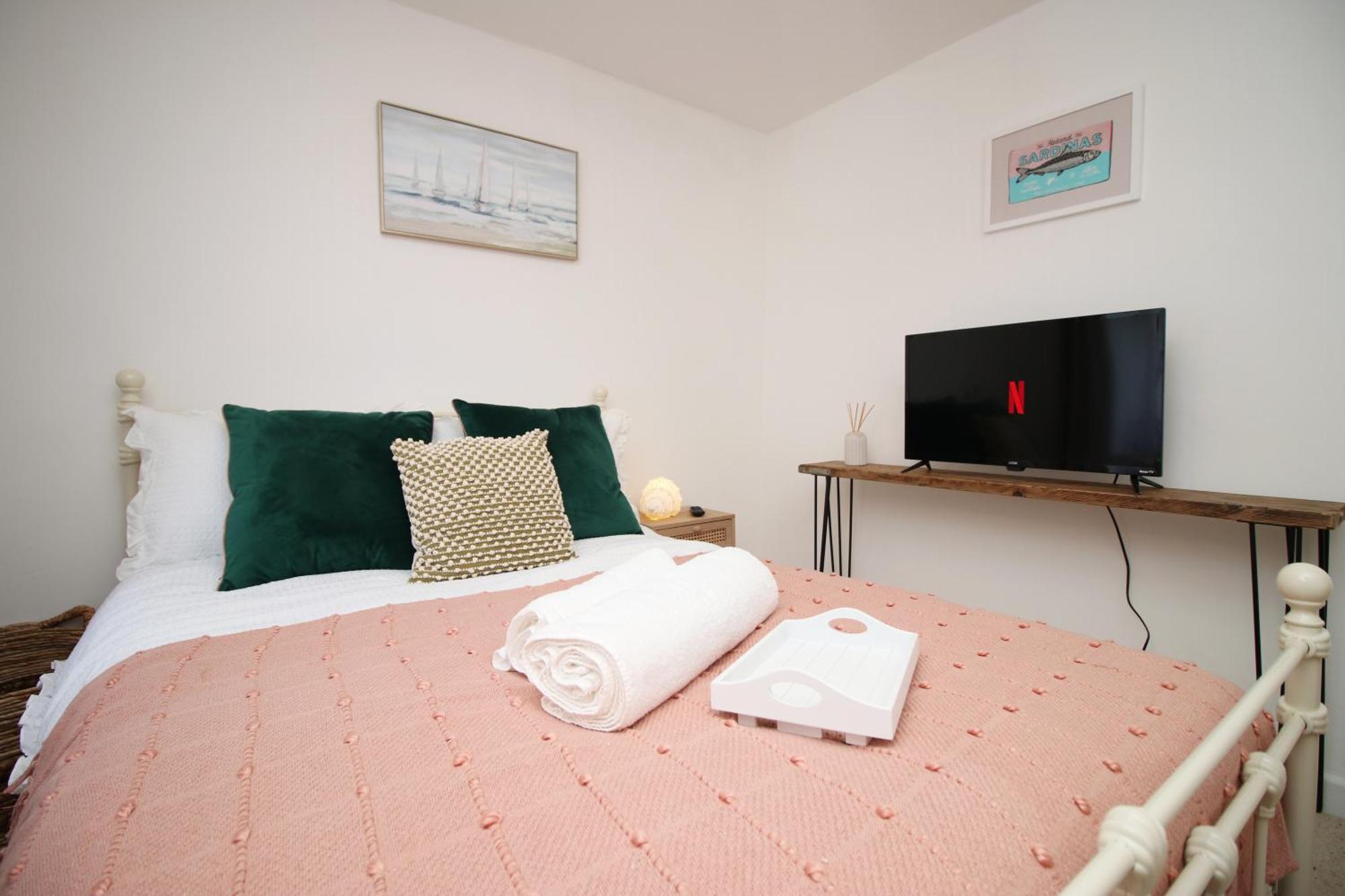 Little Gem In The Mumbles! Fishermans Cottage With Log Burner, Dog Friendly And Welcome Breakfast Hamper! Eksteriør billede